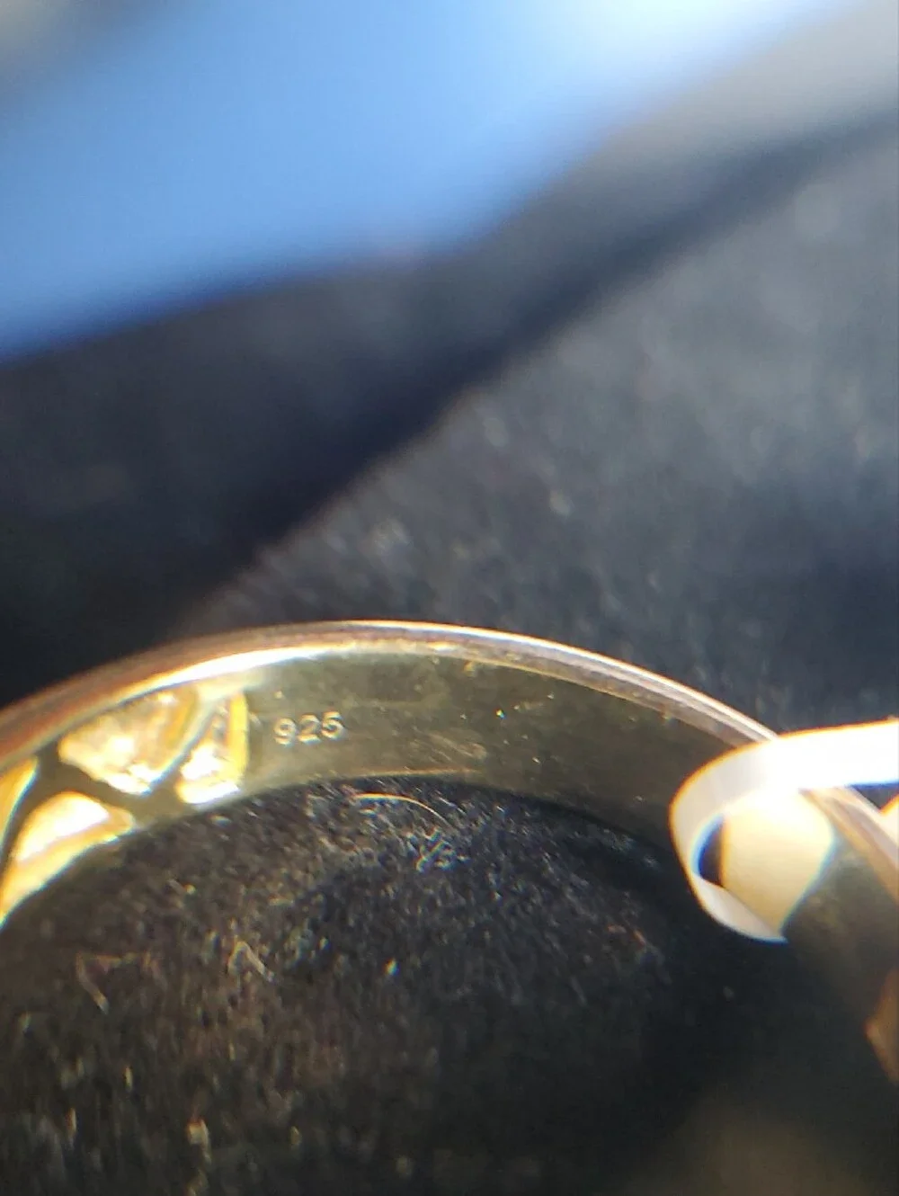 N/A elegant gold